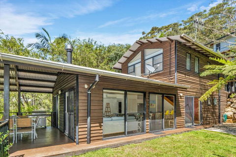 Avoca Beach Living - Accommodation Whitsundays 1