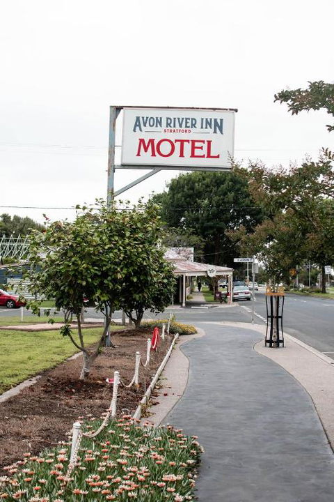 Avon River Inn - Accommodation Whitsundays 0