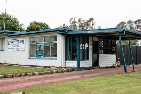 Avon River Inn - Accommodation Whitsundays 2