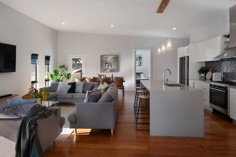 Away - Accommodation Whitsundays 0