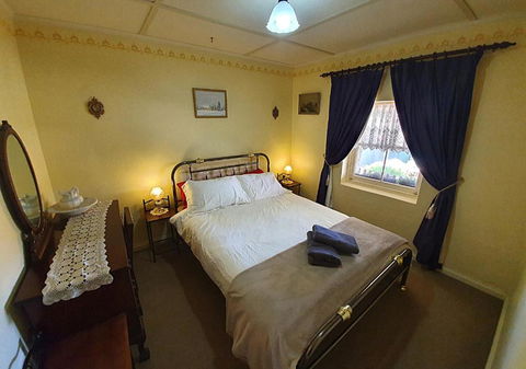 Ayers Burra - Historical 1851 Cottage - Accommodation Whitsundays 1