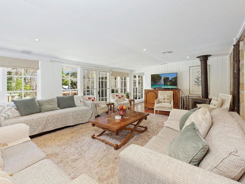 Aylmerton House And Cottage For 14 Southern Highlands - Accommodation Whitsundays 1