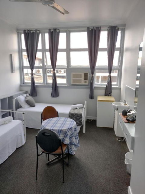 Ayr Hotel - Accommodation Whitsundays 3