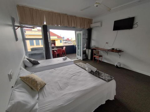 Ayr Hotel - Accommodation Whitsundays 2