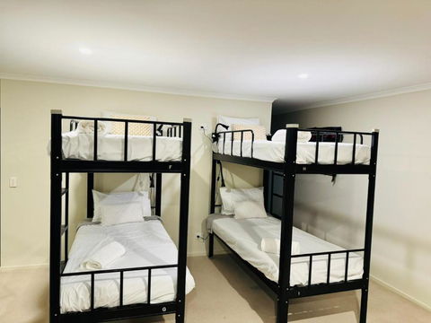 Aztec Accomodation Belconnnen - Accommodation Whitsundays 0
