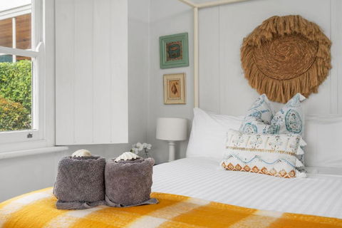 Aurora Quintessential Beachfront Couples Getaway - Accommodation Whitsundays 3