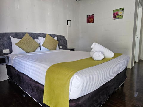 Azalea Motel - Accommodation Whitsundays 2