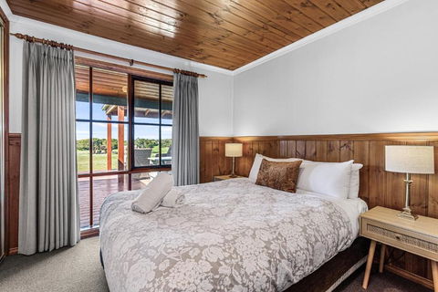 Apollo Bay Cottages- Hopetoun - Accommodation Whitsundays 2