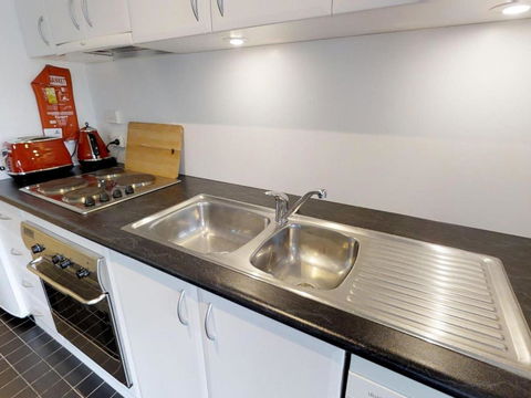 Apartment 4 - Accommodation Whitsundays 2