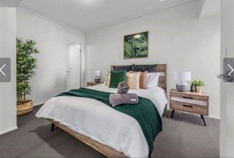 AU1 - Aurora Skyscraper CBD For Business Or Pleasure - Accommodation Whitsundays 2