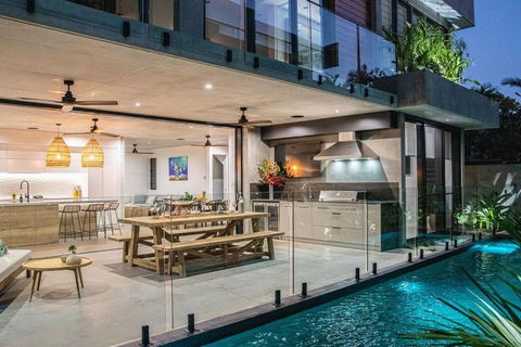 Azure Port Douglas - Luxurious & Modern - Accommodation Whitsundays 0
