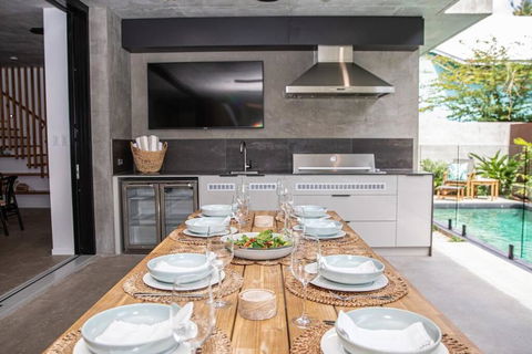 Azure Port Douglas - Luxurious & Modern - Accommodation Whitsundays 2