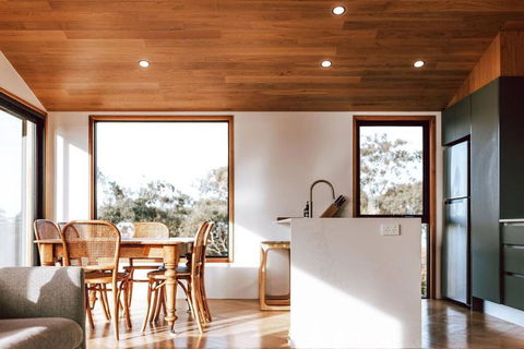 B E R T I E - Central Bicheno - Accommodation Whitsundays 1