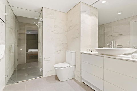 B208S - The Waverton Escape - Accommodation Whitsundays 4
