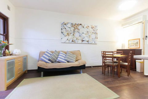 B3 Crawley Apartment 1 BRM & Sleepout Near UWA - Accommodation Whitsundays 1