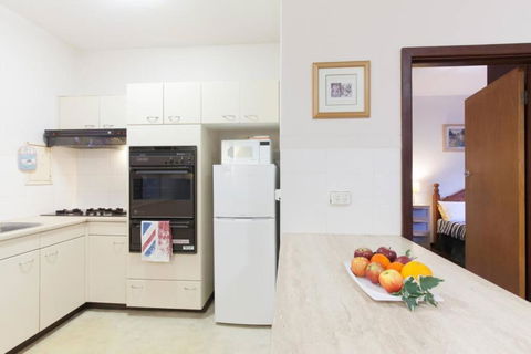 B3 Crawley Apartment 1 BRM & Sleepout Near UWA - Accommodation Whitsundays 4