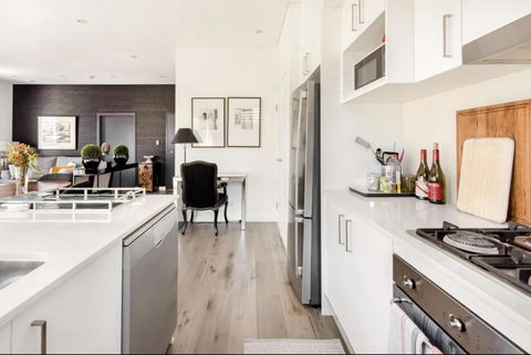 B312S - Luxury Waverton Apartment - Accommodation Whitsundays 4