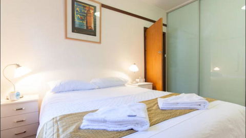 B4 Crawley Apartment 1 BRM & Sleepout Near UWA - Accommodation Whitsundays 0