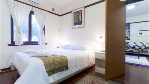 B4 Crawley Apartment 1 BRM & Sleepout Near UWA - Accommodation Whitsundays 1