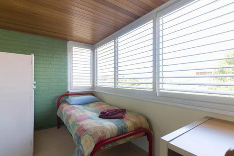 B9 Crawley Apartment 1 BRM & Sleepout Near UWA - Accommodation Whitsundays 1