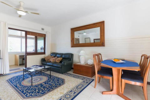B9 Crawley Apartment 1 BRM & Sleepout Near UWA - Accommodation Whitsundays 2