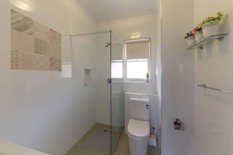 B9 Crawley Apartment 1 BRM & Sleepout Near UWA - Accommodation Whitsundays 3