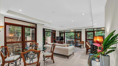 BAHAMA At Temple Tranquility - Accommodation Whitsundays 4