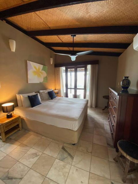 BALA Beach House On ABSOLUTE Beachfront - Accommodation Whitsundays 1