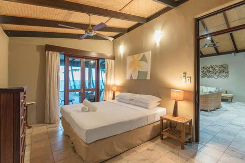 BALA Beach House On ABSOLUTE Beachfront - Accommodation Whitsundays 4
