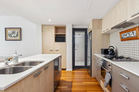 BANN2/5 - Bannister Heritage Hideaway - Accommodation Whitsundays 4
