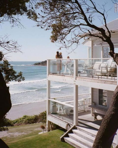 BAY PROPERTIES . Beach House Studio - Accommodation Whitsundays 2