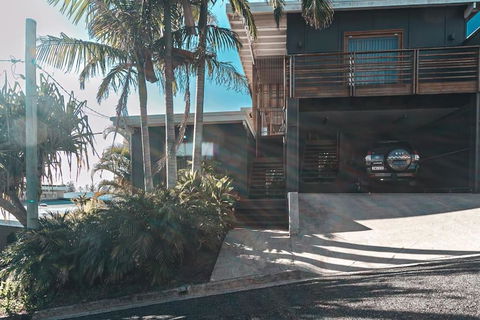 BAY PROPERTIES . The Big Chill - Accommodation Whitsundays 1