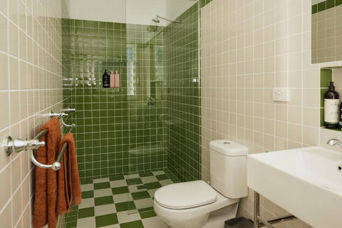 BAY PROPERTIES . The Sailor Shack - Accommodation Whitsundays 4