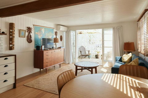 BAY PROPERTIES . The Sailors Bungalow - Accommodation Whitsundays 0