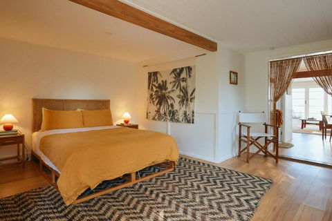BAY PROPERTIES . The Sailors Bungalow - Accommodation Whitsundays 1