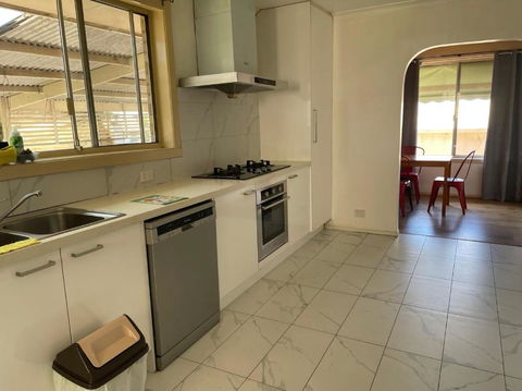 B Convenient And Livable Place For Daily Life - Accommodation Whitsundays 4