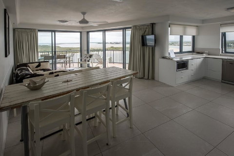Centrepoint Apartments Caloundra - Accommodation Whitsundays 21