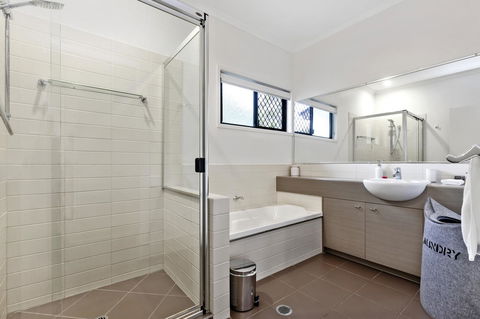Lotus Retreat - Accommodation Whitsundays 1