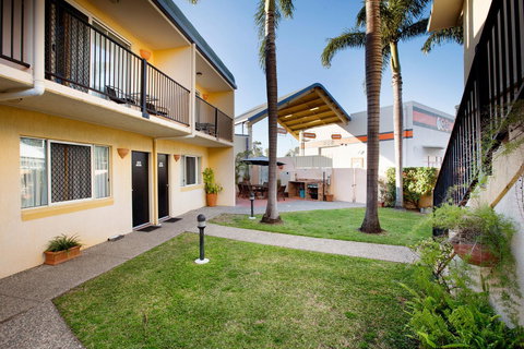Glenmore Tavern - Accommodation Whitsundays 9