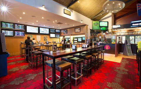 Glenmore Tavern - Accommodation Whitsundays 8