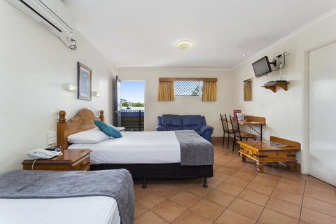Glenmore Tavern - Accommodation Whitsundays 12
