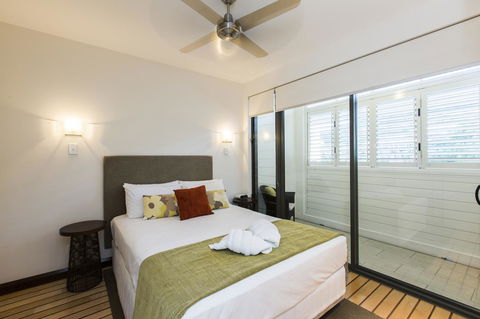 Boathouse Port Of Airlie - Accommodation Whitsundays 16