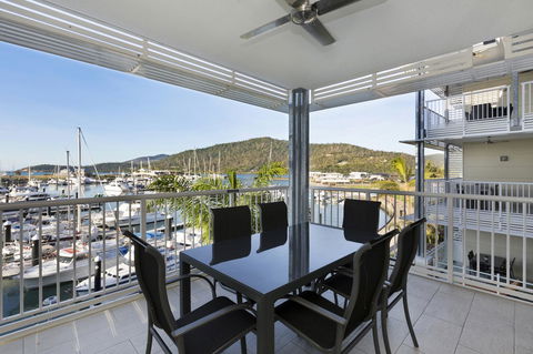 Boathouse Port Of Airlie - Accommodation Whitsundays 20
