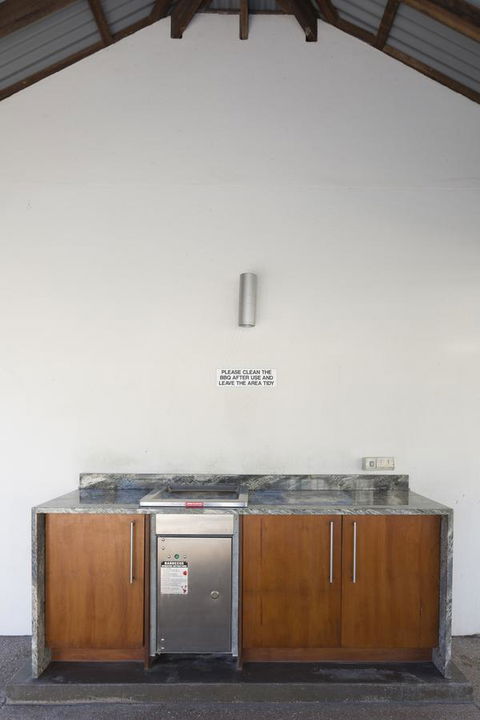 Boathouse Port Of Airlie - Accommodation Whitsundays 22