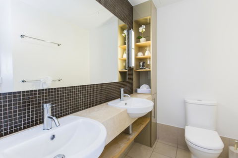 Boathouse Port Of Airlie - Accommodation Whitsundays 14