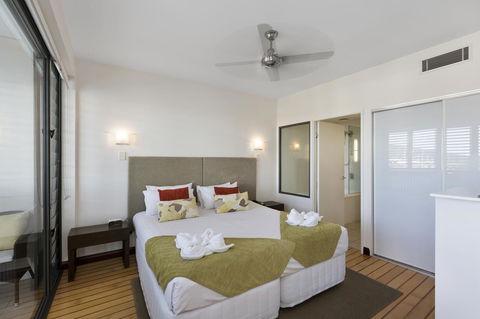 Boathouse Port Of Airlie - Accommodation Whitsundays 11