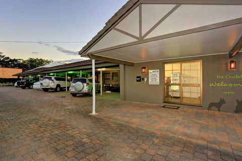 Chalet Motor Inn - Accommodation Whitsundays 9