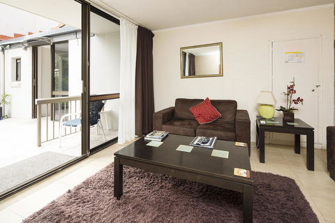 Burleigh Palms Holiday Apartments - Accommodation Whitsundays 33