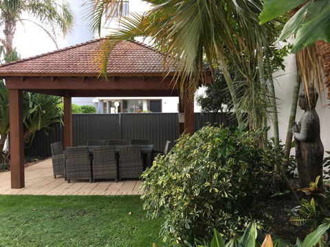 Burleigh Palms Holiday Apartments - Accommodation Whitsundays 22
