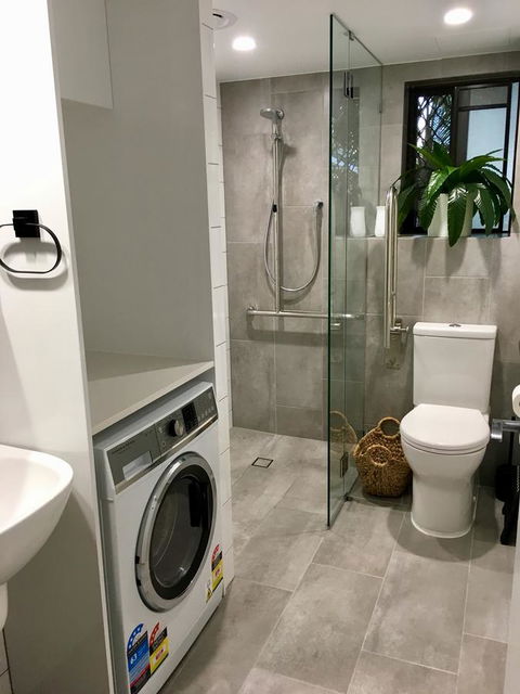 Burleigh Palms Holiday Apartments - Accommodation Whitsundays 6